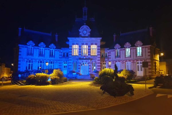 Chantier éclairage Leds de l'Hôtel-de-ville d'Auneau Bleury St Symphorien